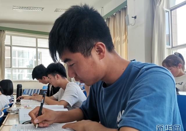 包莲英|【新华社】脱贫的颜色