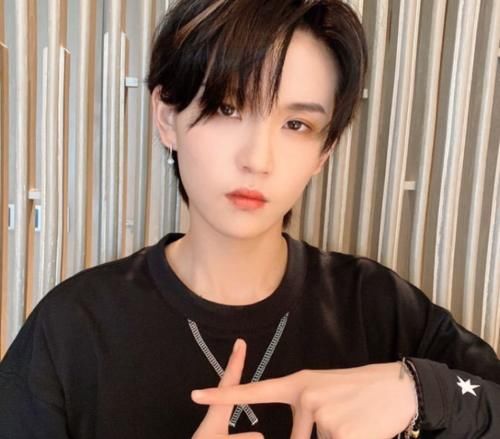  虞书欣|THE9八月上资源安排，虞书欣要化身“小陀螺”，陆柯燃安崎引关注