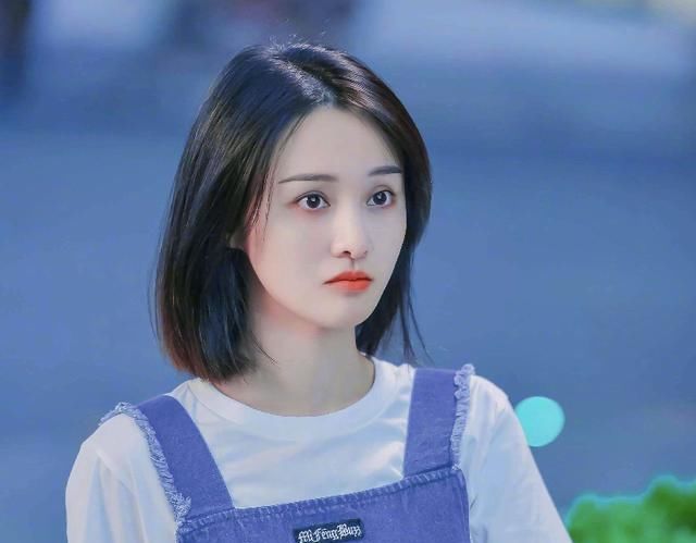  郑爽|郑爽再翻车？“假喝”遭杨迪当场揭穿太尴尬，综艺划水已不止一次