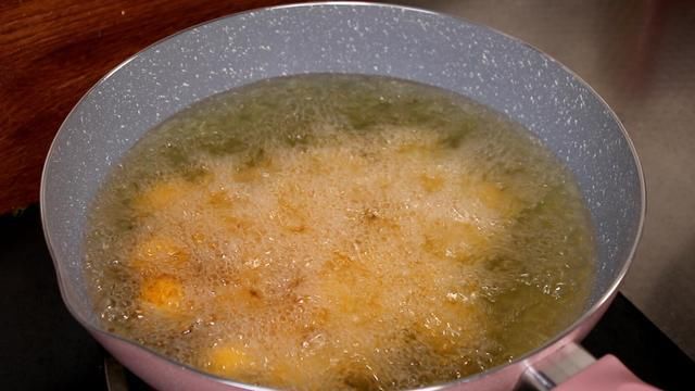  吃软|入秋后，红薯这样吃软糯香甜，不用煮不熬粥，营养好吃不发胖