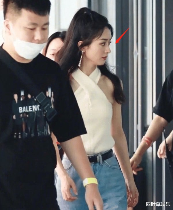  让人喜欢|赵丽颖录制节目生图曝光，状态像小姑娘，我却在留意她的身材