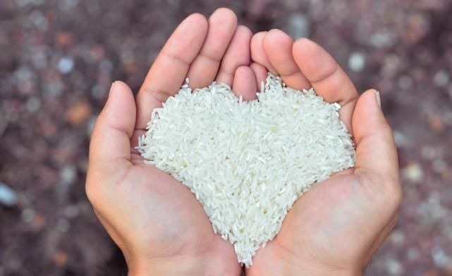  这位|七年了，多少人还在令这位九旬老人心寒