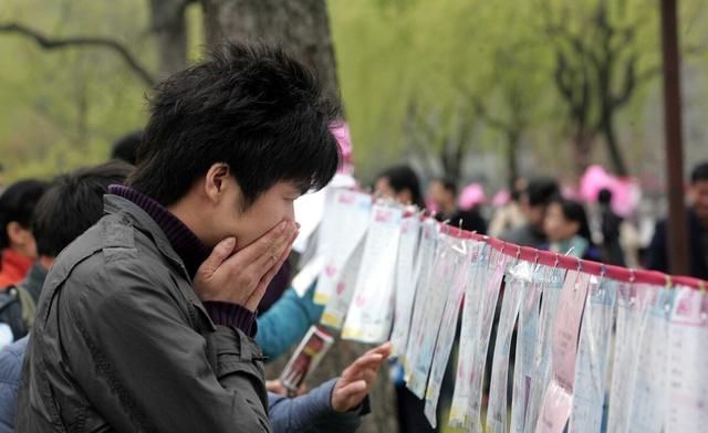 动接受|女子失踪事件加剧男性“光棍危机”,适婚女性被迫接受单身压力