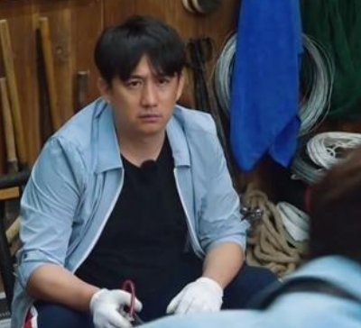 嫌弃|快乐家族除谢娜外共同录制《向往》,何炅开心迎接,黄磊却面露嫌弃