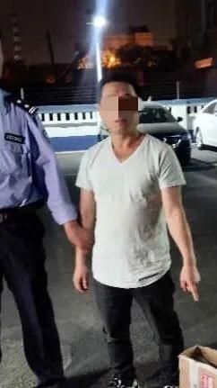 干净|快递公司员工举报同事偷快递,警方一查:都不干净!