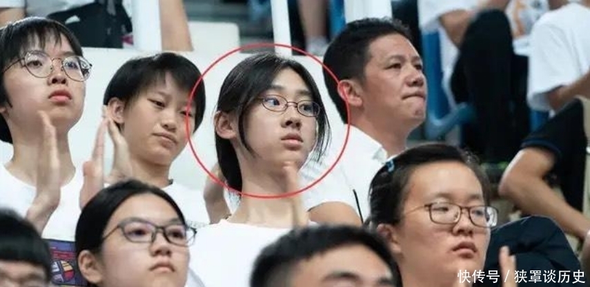  清华|《诗词大会》冠军武亦姝，613分考入清华现状如何？网友：班花