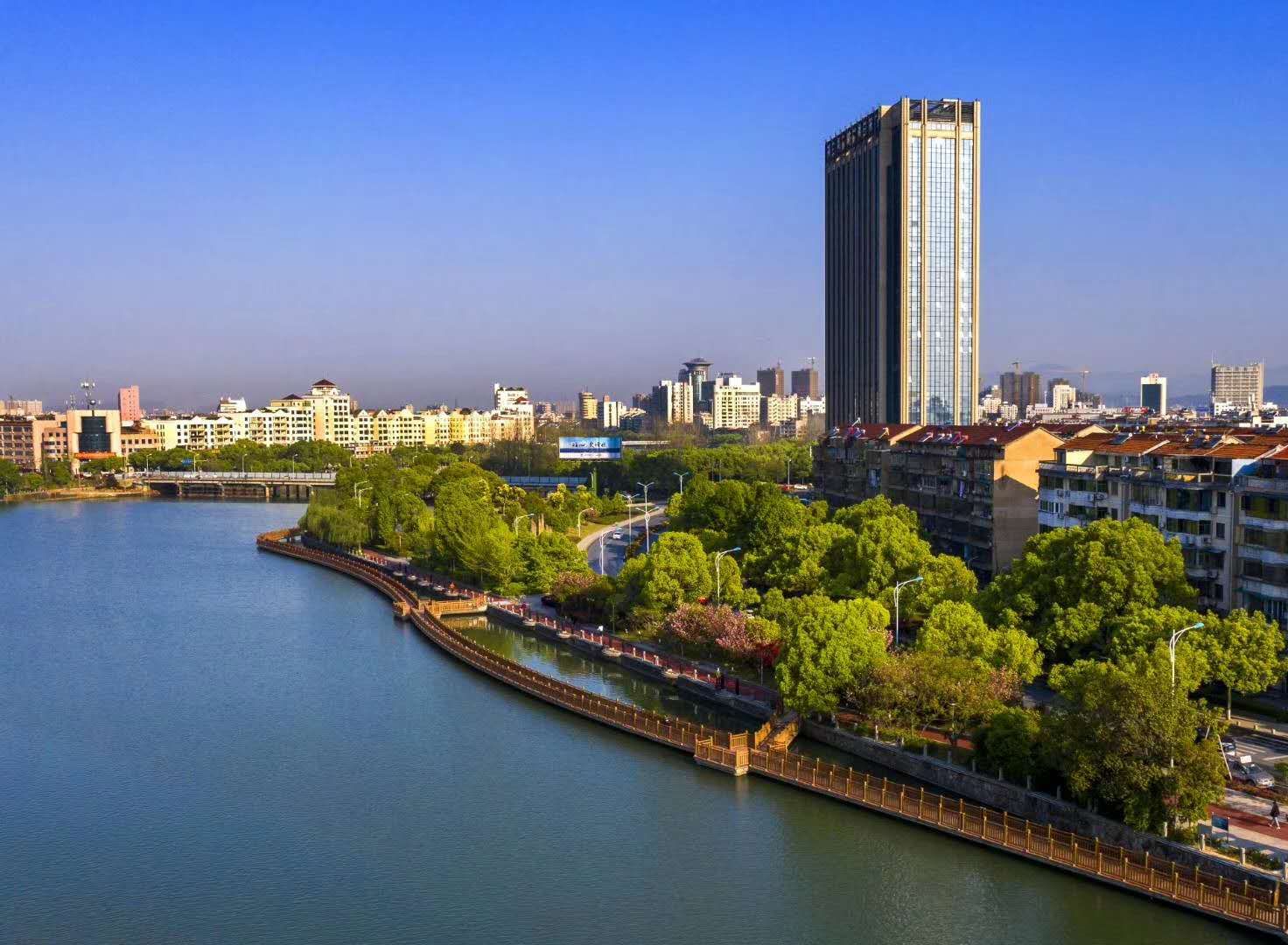  头顶|清漂工人头顶烈日战高温 一兜一笠保一江碧水