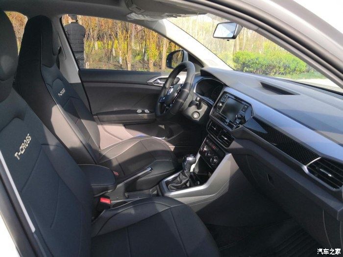  配置都|什么红的黄的紫的黑的，都不如我的白色途铠最亮眼！