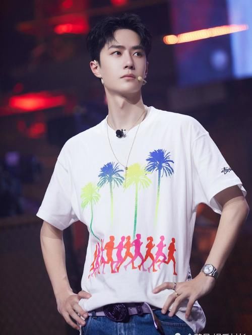  张萌|张萌参加《街舞》追星王一博失败，自己画和王一博合影，原因曝光逗趣好笑