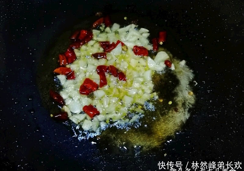 选择|清淡爽口的“手撕包菜”简单超下饭，减肥餐的最佳选择