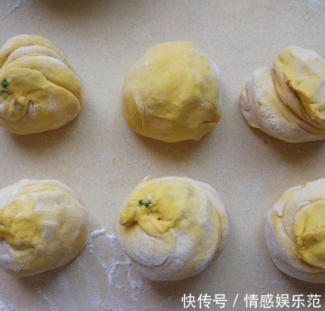 南瓜|南瓜椒盐葱香咸窝窝,又暄又软,好吃极了