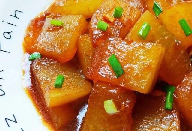  简单|红烧冬瓜比红烧肉还好吃，鲜嫩多汁简单下饭