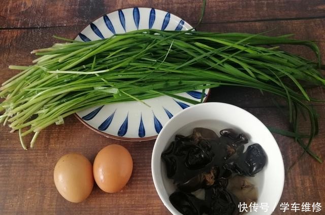 饺子|饺子常吃,唯独这种做法最喜欢,不水煮不油煎,出锅连吃20个