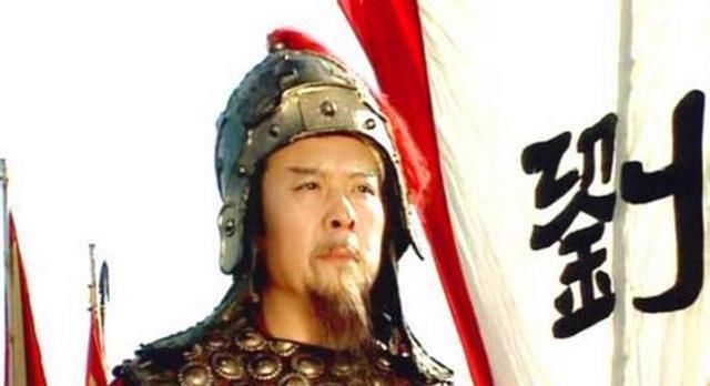 仇人|刘备本可早立霸业，可惜两个人扯他后腿，一个是兄弟，一个是仇人