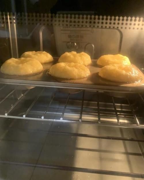 糯米粉|1把糯米粉，1个鸡蛋，拌一拌，烤一烤，外酥里糯，孩子抢着吃