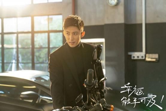  微博|10款「霸道总裁」！《半是蜜糖半是伤》憨憨霸总、《一千零一夜》霸总好帅