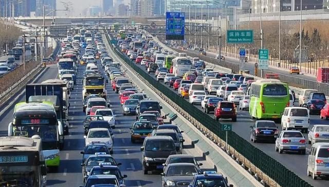  杀手|号称“轮胎杀手”的4种东西，轻则磨损重则爆胎，开车时避开！