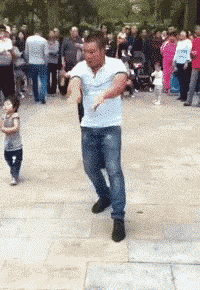 广场|搞笑GIF:广场新来的舞帝