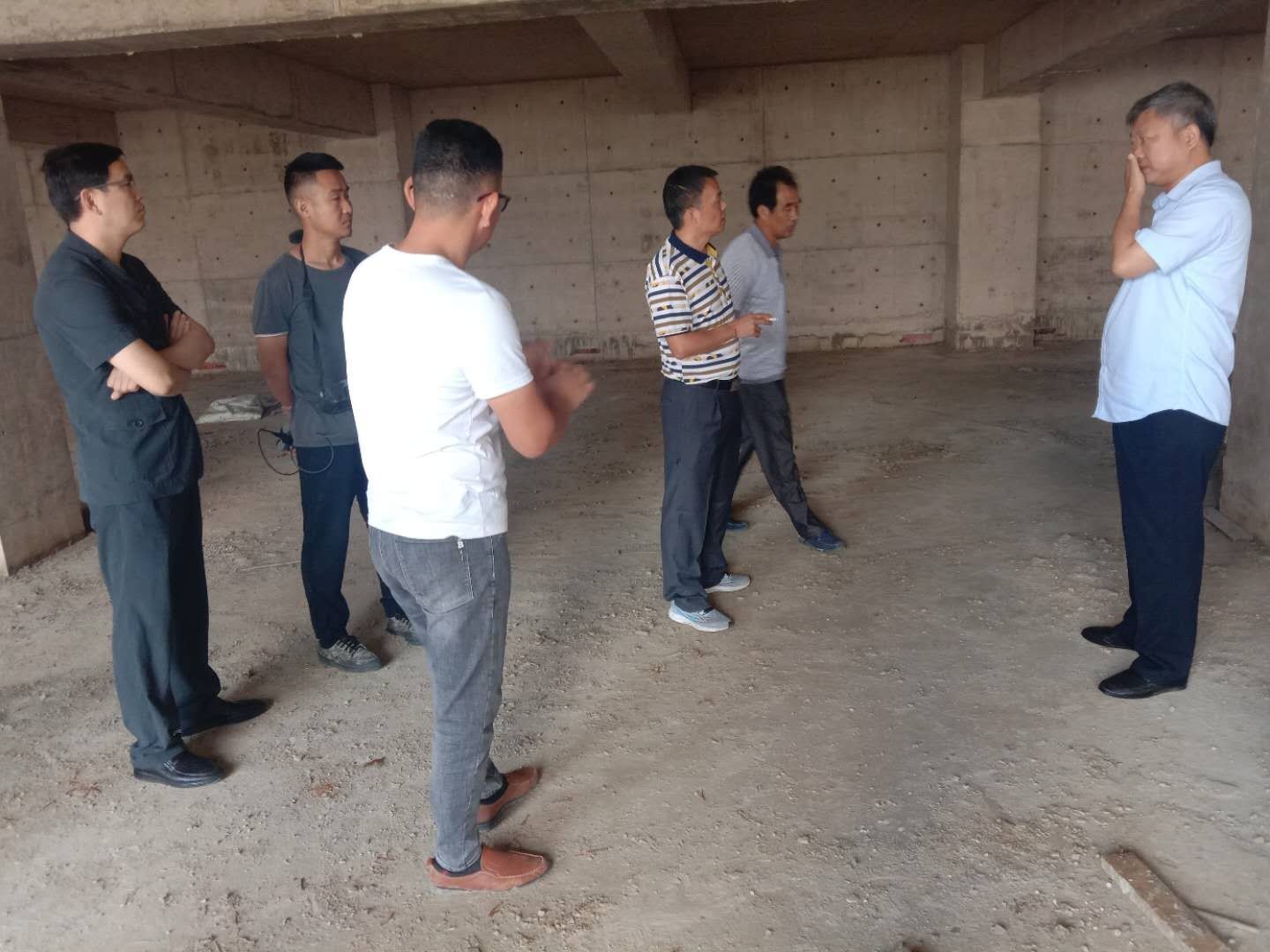 现场|顶烈日现场取样 拨云雾司法为民