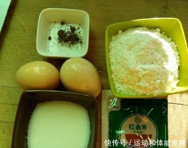 创意|鸡蛋饼做法的创意甜品,画一画煎一煎,轻松解锁双色蕾丝蛋卷