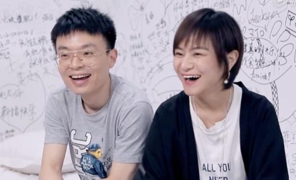 喜剧|思文程璐“夫妻变兄弟”往事:一场脱口秀喜剧的忧伤