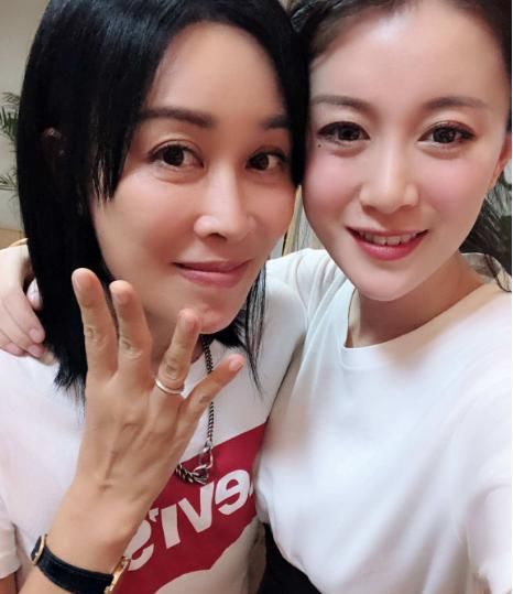 参加|参加《中国好声音》未夺冠的她,却嫁给了爱奇艺总裁,成人生赢家