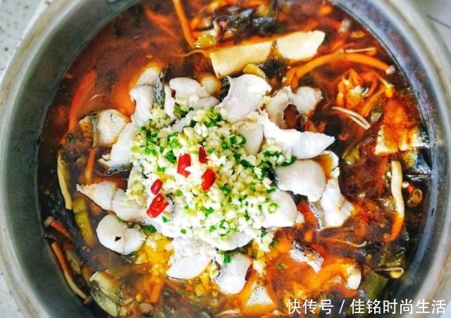 做法|不会做酸菜鱼饭店大厨教你详细做法,学会了,汤酸麻辣鱼肉鲜