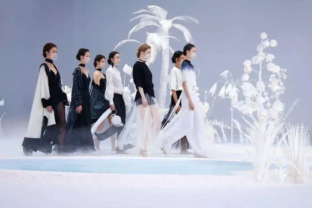  乘风破浪|《乘风破浪的姐姐2》透漏新噱头，观众却不买账