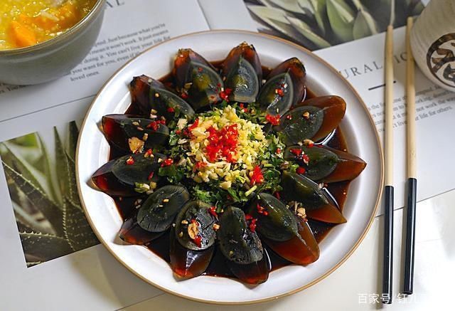 营养|一家三口的精致晚餐,营养全面又美味,网友看到韭菜盒子被馋哭了