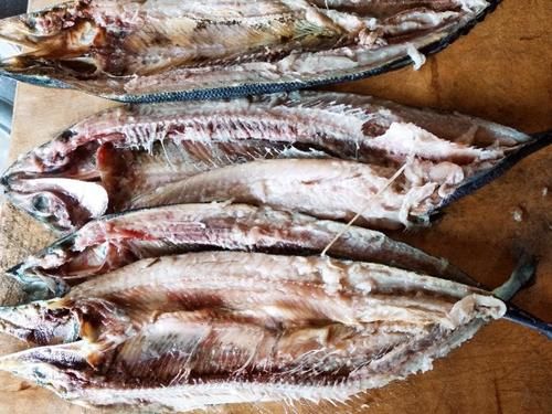 再也|秋刀鱼如此煎,不破皮、不粘锅,凉后肉还脆,再也不用去外面吃了