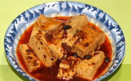 木耳|美食精选:香芹炒木耳、老干妈烩豆腐、荸荠丸子、腰果鸡丁