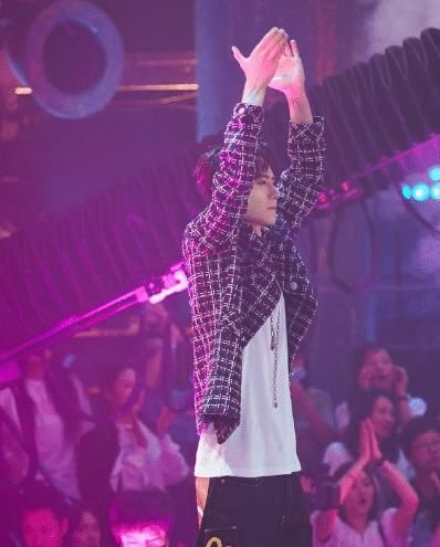  原因|街舞导演太好笑，请王一博让其无地自容，原因无力反驳