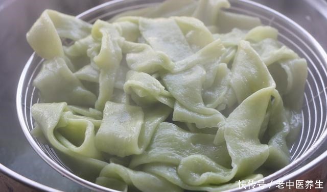 面条|面食中的极品佳作,比刀削面好看,比炸酱面过瘾,营养更解馋!