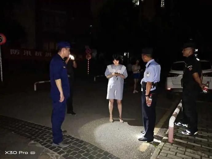 占用|还在占用消防车通道？南京消防开出首张“告知单”