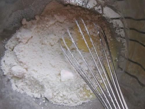  面粉|1个鸡蛋1碗面粉，简单3步就做出的小点心，酥的掉渣，1分钟学会