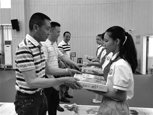 禁毒亲子阅|4万中小学生争当“禁毒小达人”