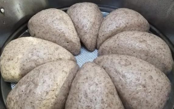  味道|波兰种黑麦馒头，富含粗纤维，柔软中带着嚼劲，味道就是不一样