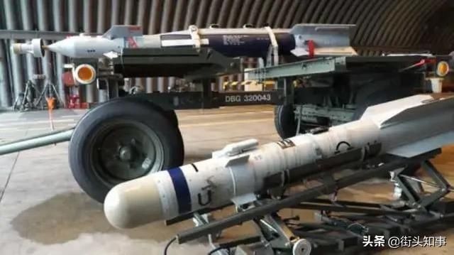 新型|武直-10高原火力演练，翼下飞出一枚新型导弹，战力或有大幅增强