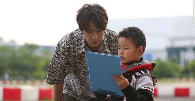  捕鱼|王一博现身成赛车手、林允钱枫成CP？《天天向上》变实现梦想秀