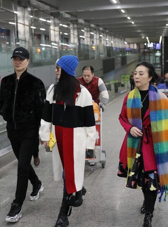  范冰冰|范冰冰又开始乱穿衣！身上堆了七八种颜色，真的不要学