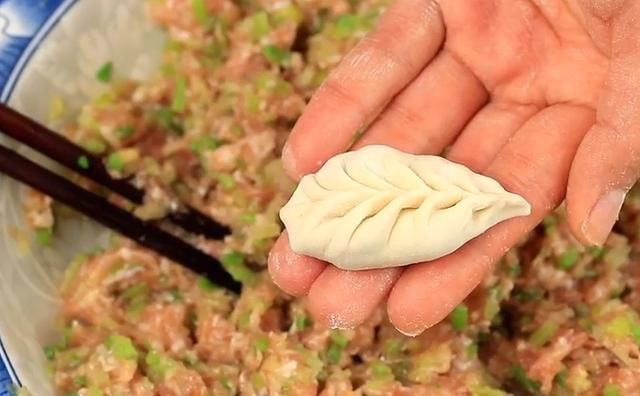 饺子|包萝卜馅的饺子,萝卜需要焯水吗?10人9人做错了,难怪不好吃