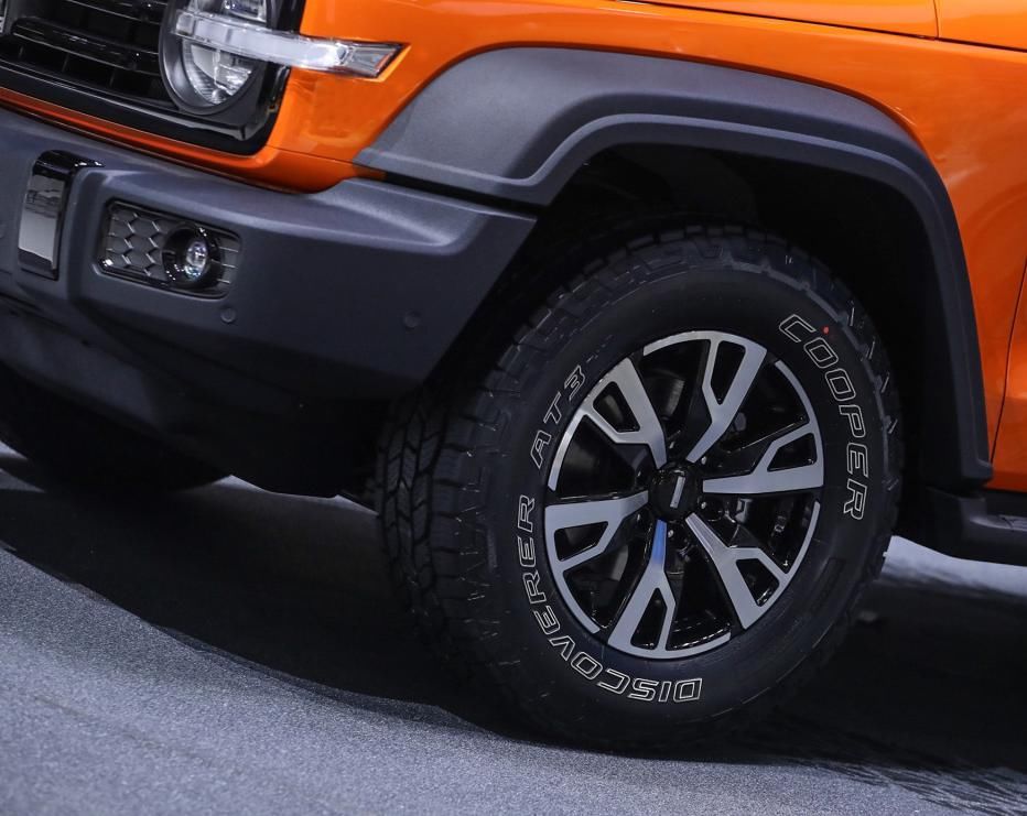  越野|魏建军拿出“越野战神”！配奔驰内饰，四驱+非承载，2.0T爆245马力