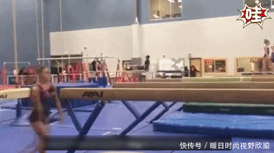  外套|妹子, 出门忘穿外套了吧? 你衣服还没你背包大, 被晒伤可就尴尬了