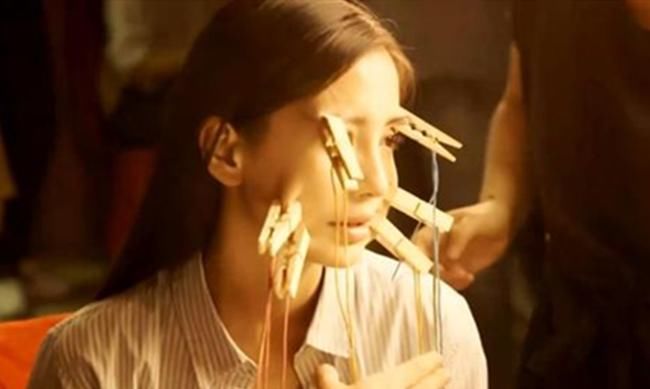 魅力|Baby为证自己天然脸,用8个夹子夹脸?网友:让人不敢相信!