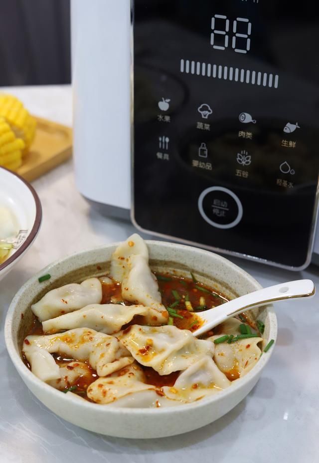 饺子馆|牛肉饺子怎样调馅？20年饺子馆老板教您做法，不柴不腥鲜嫩多汁