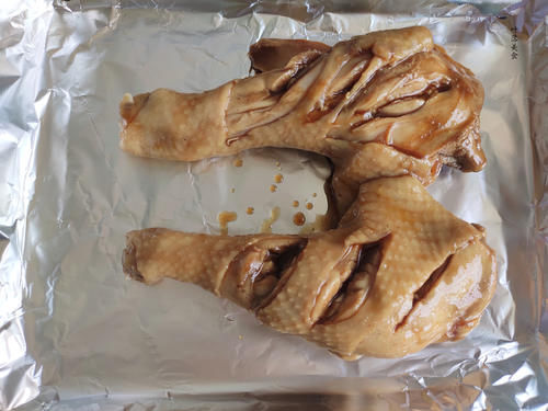 香辣|在家自己做烤鸡腿，外焦里嫩，香辣美味，孩子一人吃3个