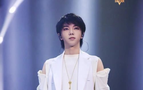  鸡肋|扛了8年的《歌手》终于停了，比它更鸡肋的《中国好声音》呢？