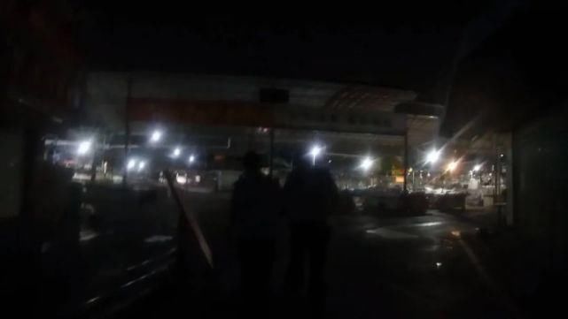 主角|贼喊捉贼！这场戏的主角是一名离家出走的女人......