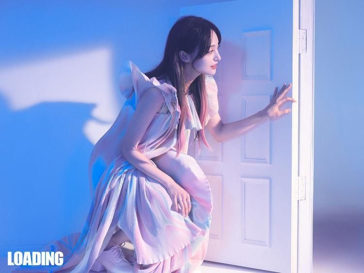  古装剧|郑爽古装紫色仙裙，重回画壁时的灵气十足，笑容太治愈了