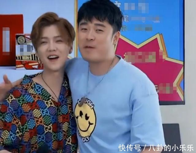 陈赫|鹿晗吃一口鸭脖就跟陈赫“干杯”,看清陈赫的反应,尽显感情好坏